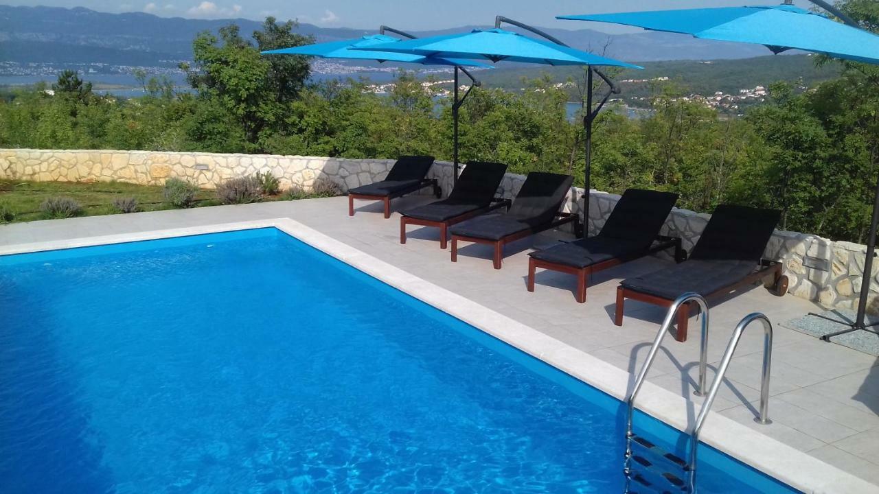 Dora Villa Suzan
